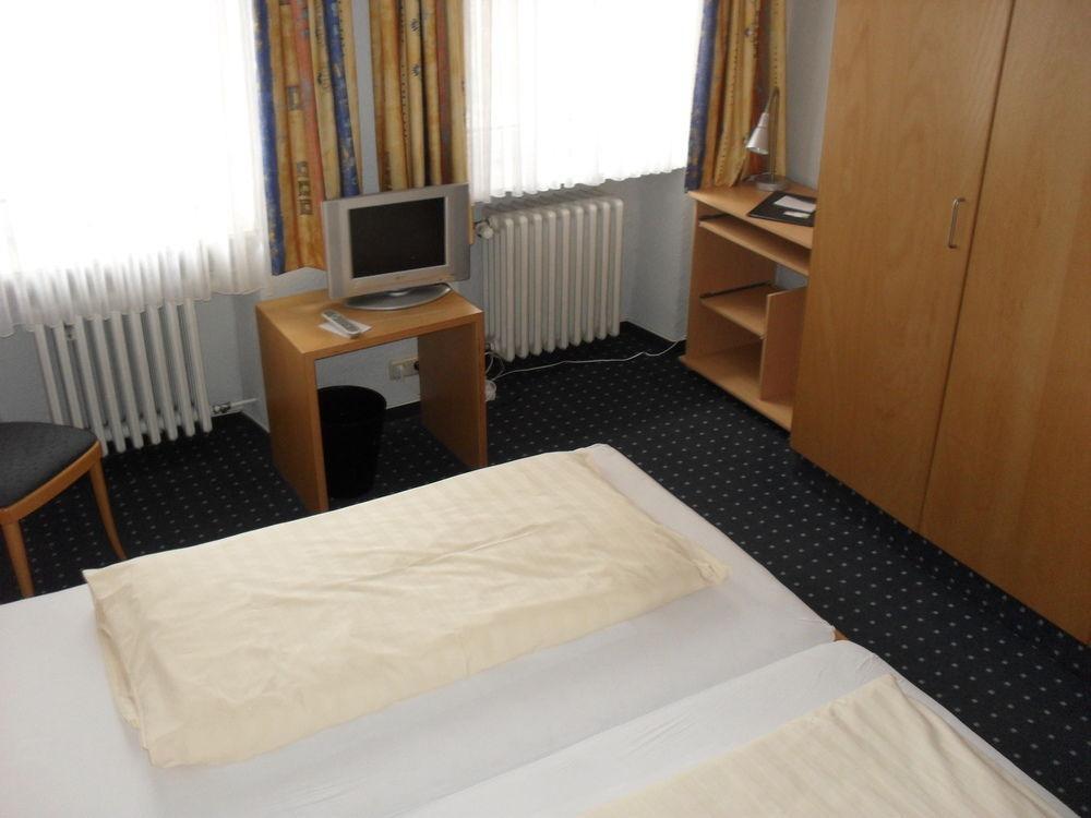 Hotel Am Ceresplatz Manderscheid Zewnętrze zdjęcie